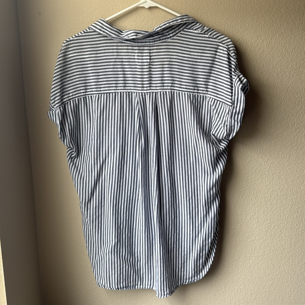 Blue Striped Button-Up Top - Picture 3 of 3